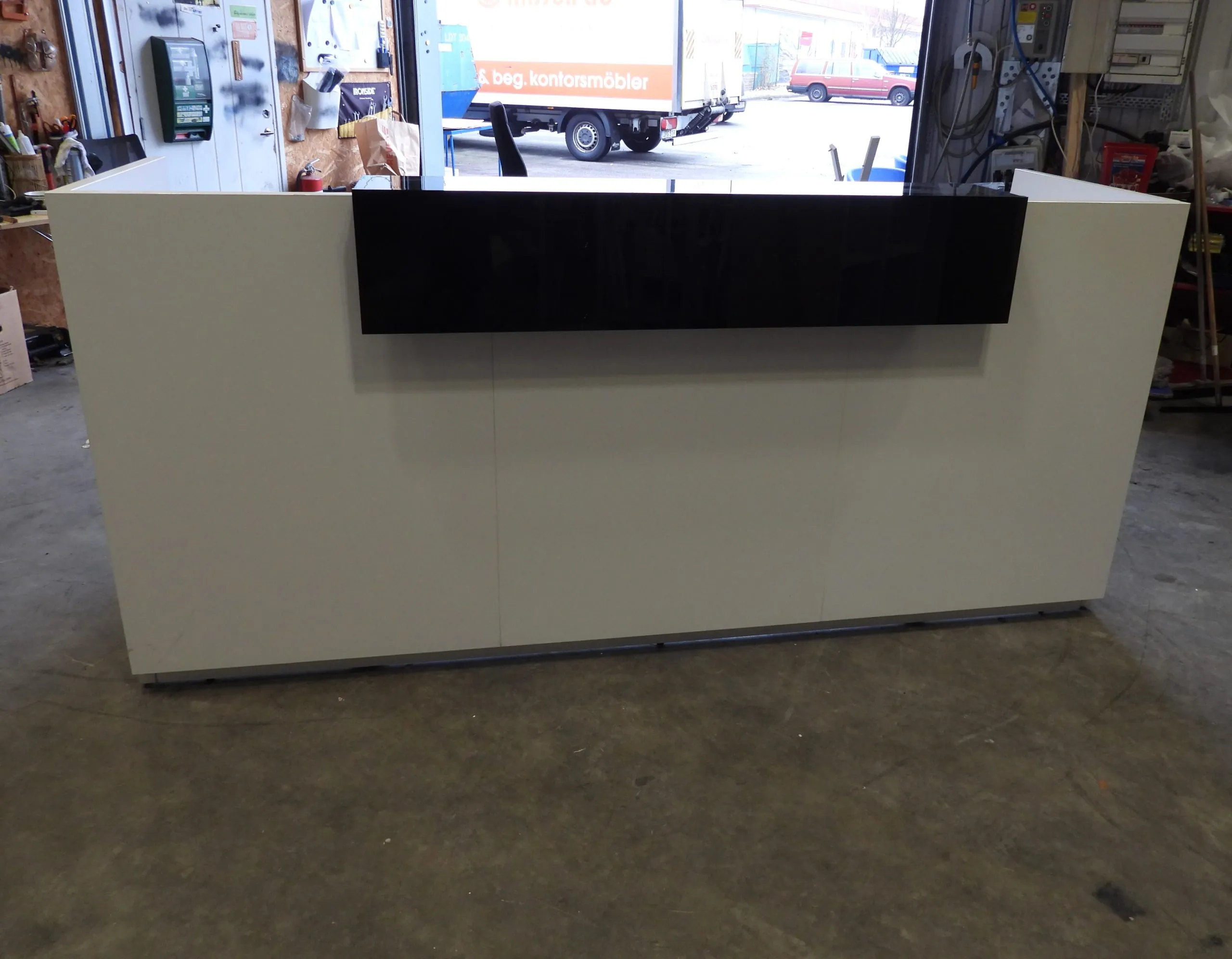 Reception Libra 2600x1225x870 Vit