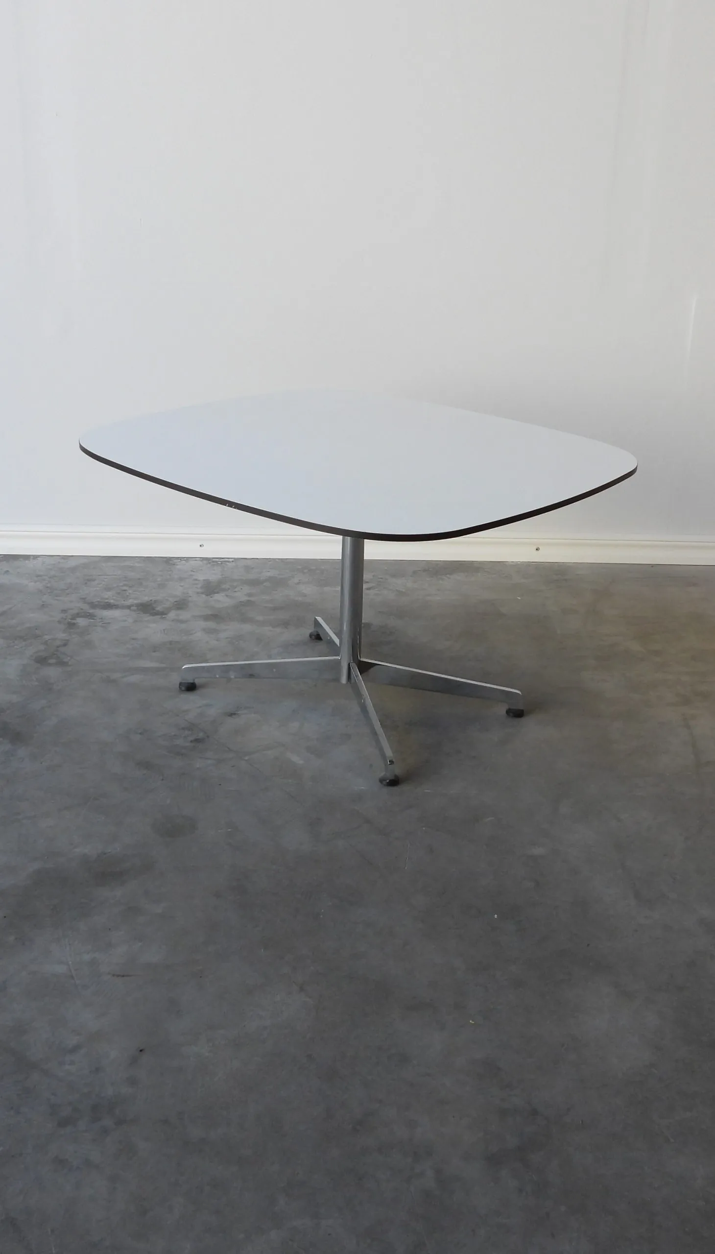 Soffbord Lammhults Cooper 80x70Cm