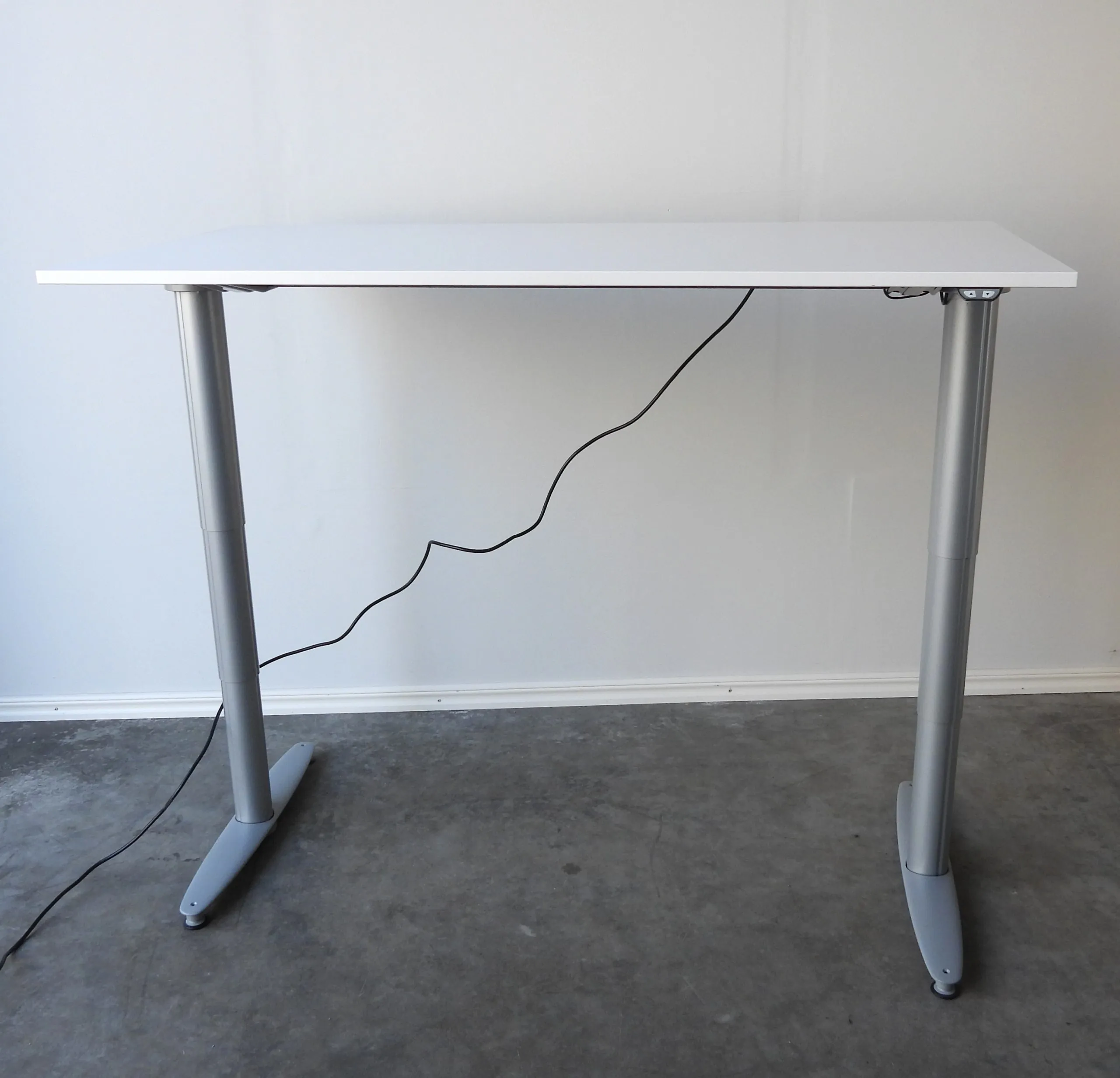 Skrivbord Höj- O Sänk Kinnarps T-Serien 160x80 Vitt