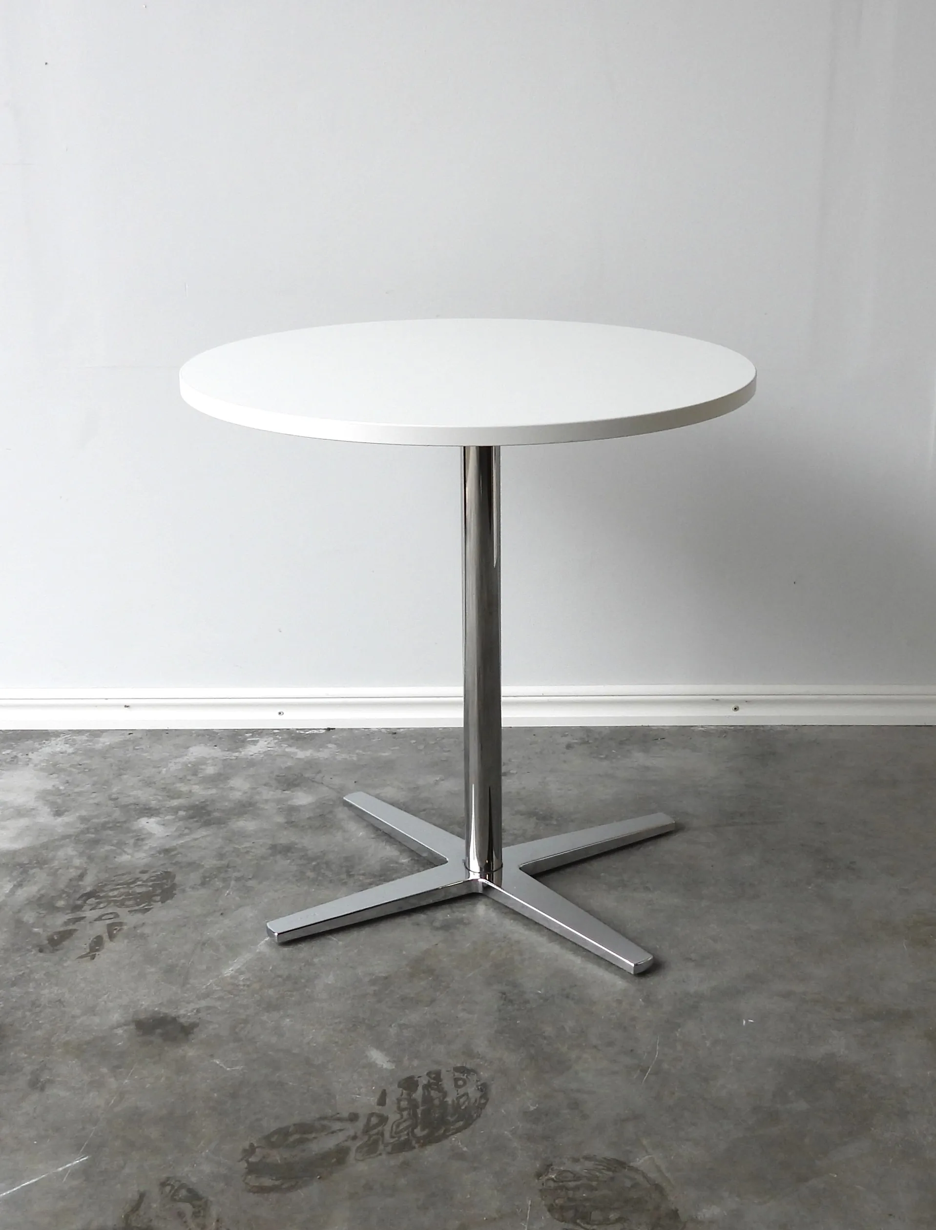 Runt Bord Materia Centrum 70Cm Vitt/Krom