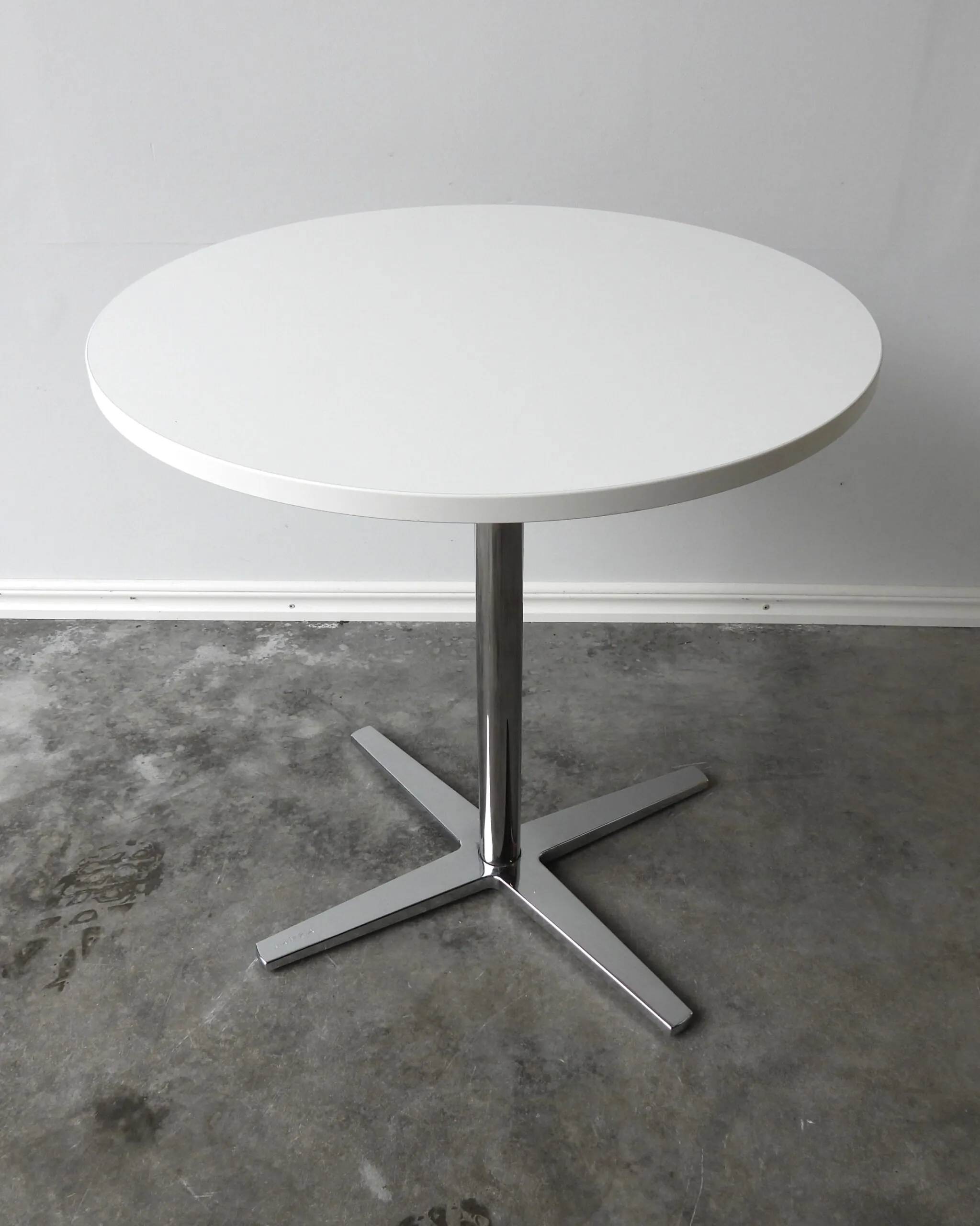 Runt Bord Materia Centrum 70Cm Vitt/Krom