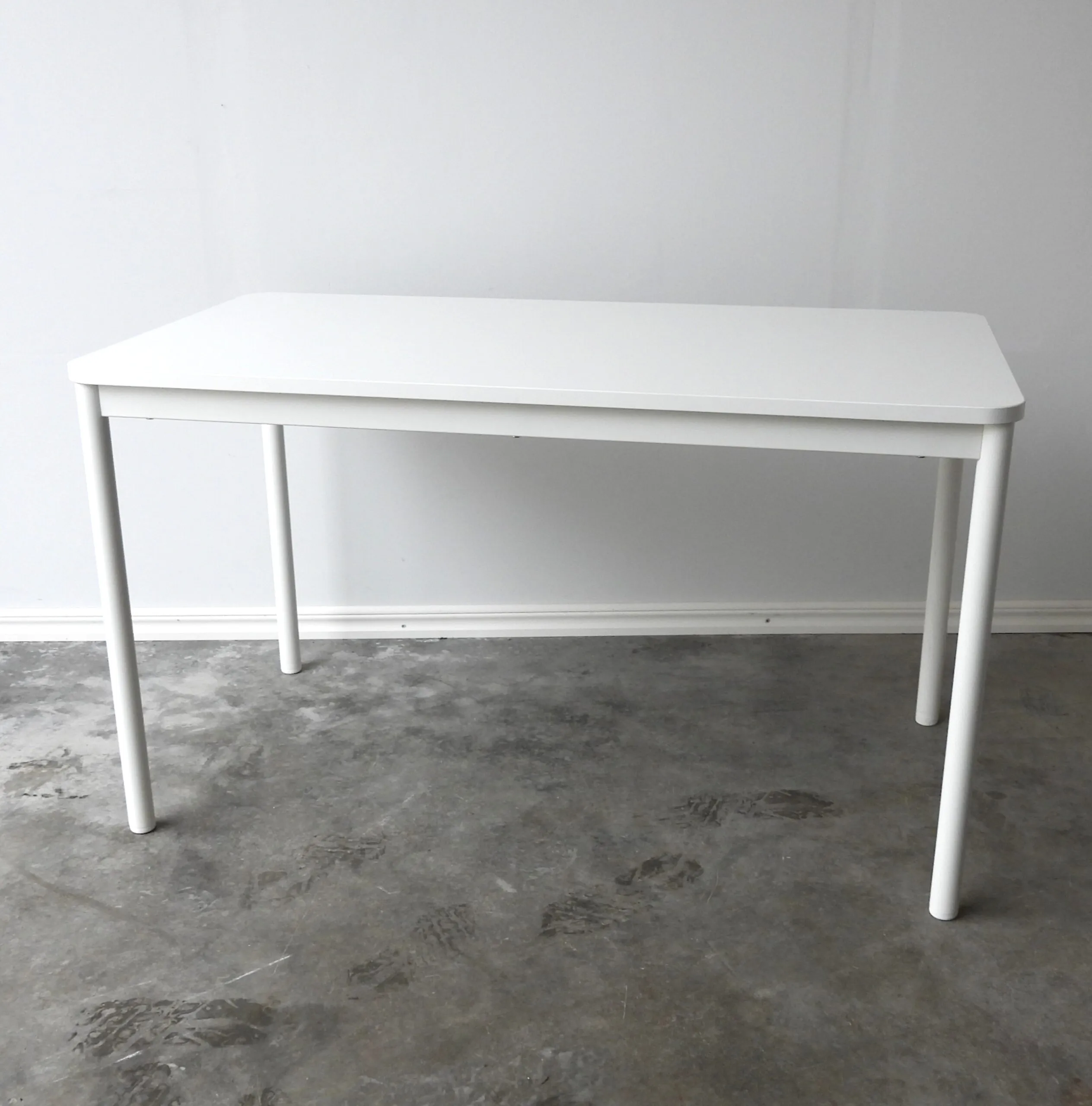 Bord Ikea Tommaryd Vitt 130x69,5Cm