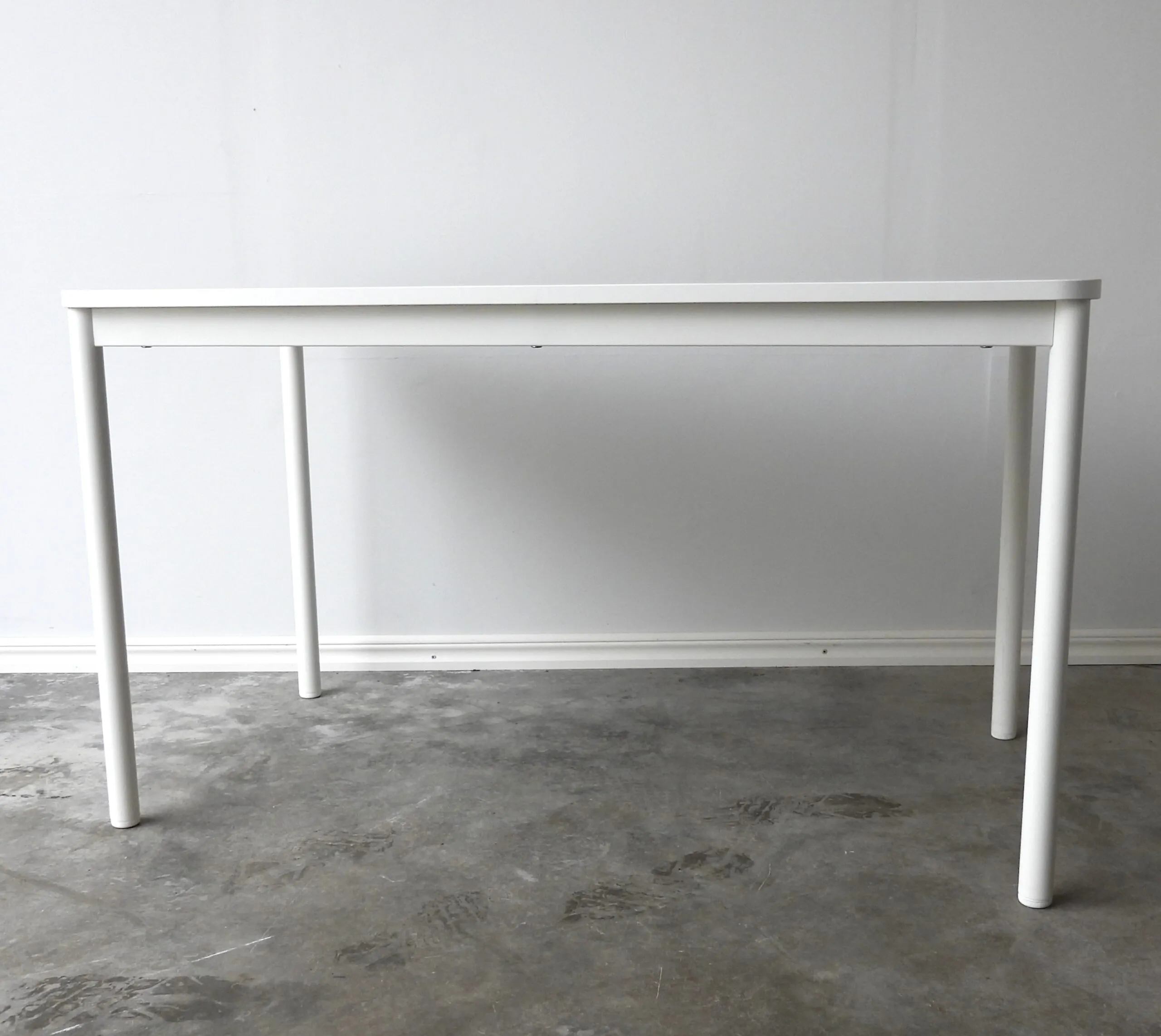 Bord Ikea Tommaryd Vitt 130x69,5Cm