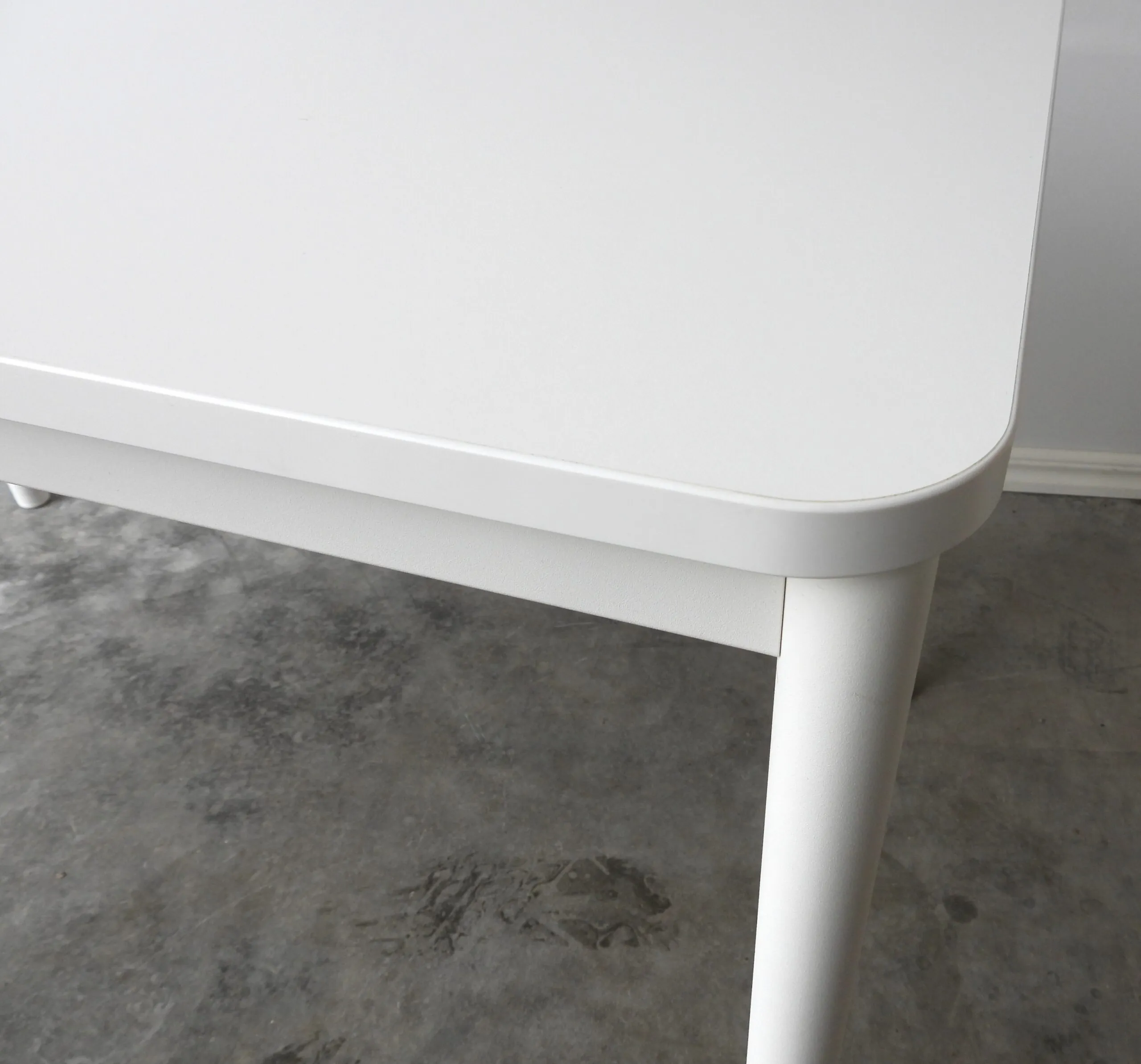 Bord Ikea Tommaryd Vitt 130x69,5Cm