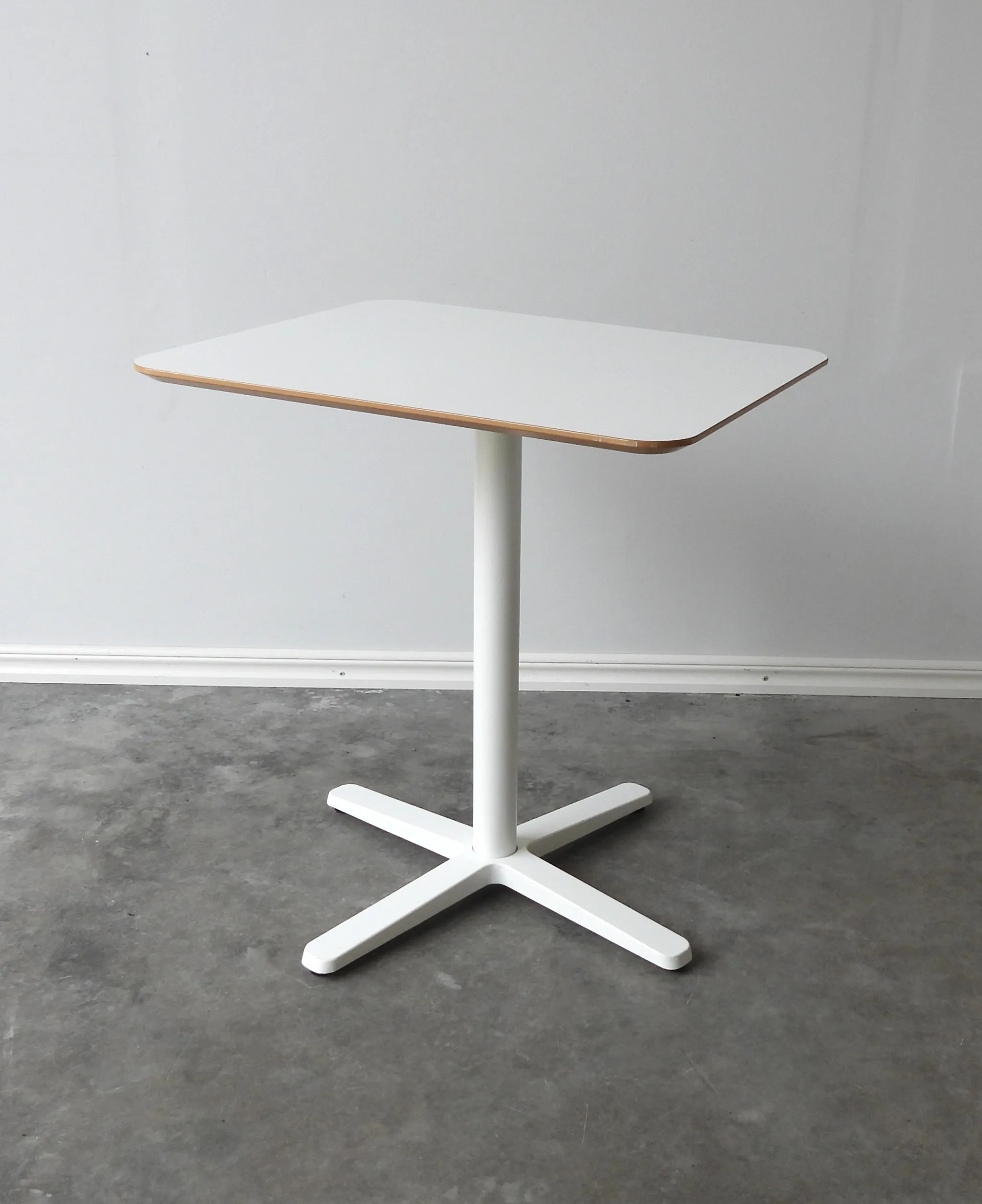 Bord Ikea Billsta Vitt/Vitt 70x60Cm