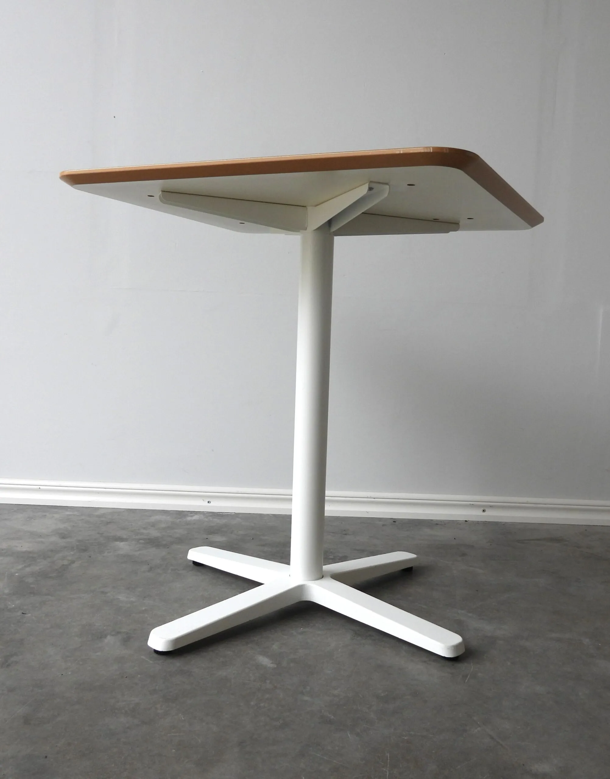 Bord Ikea Billsta Vitt/Vitt 70x60Cm