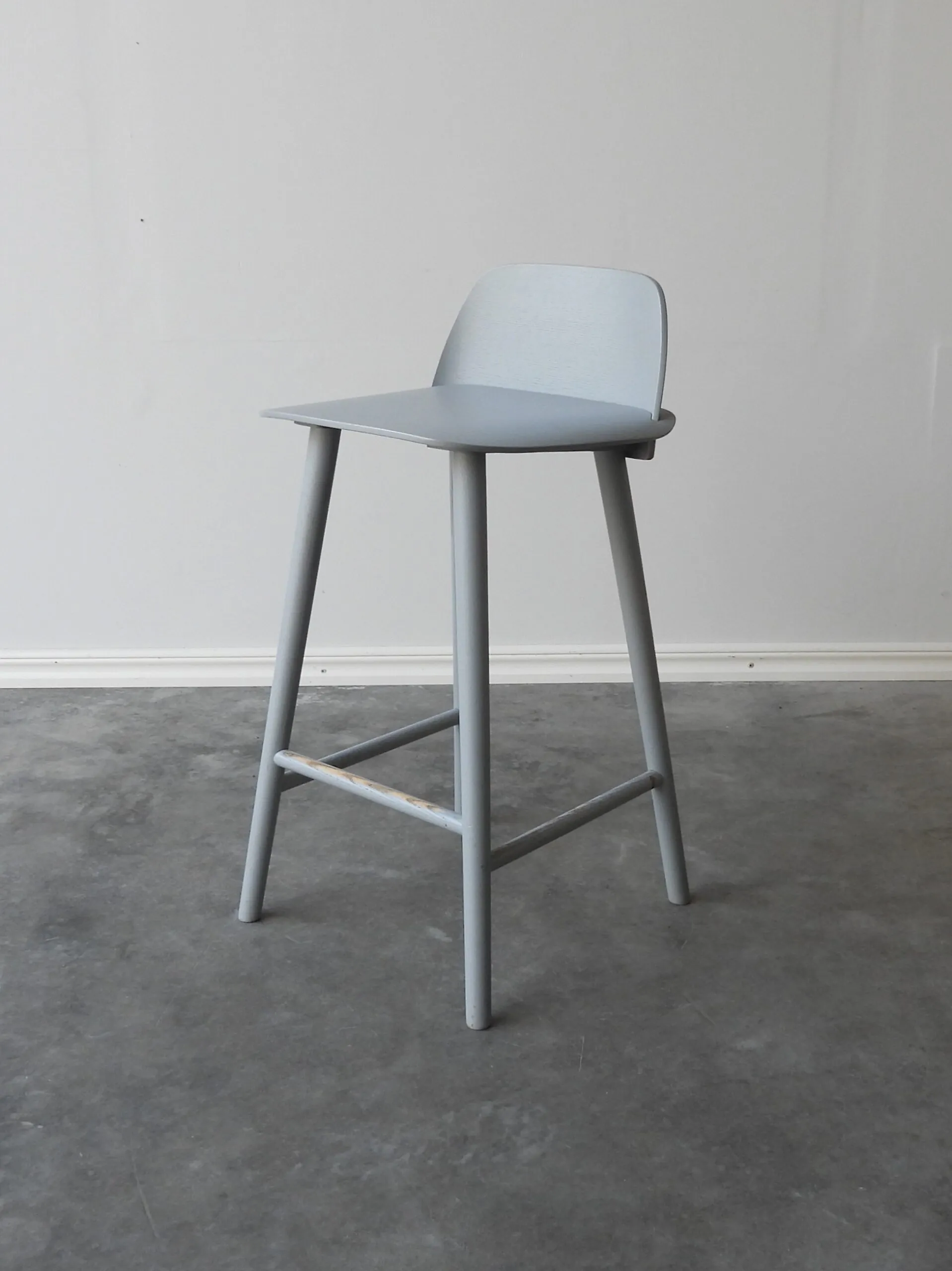 Låg Barstol Nerd Muuto Grå