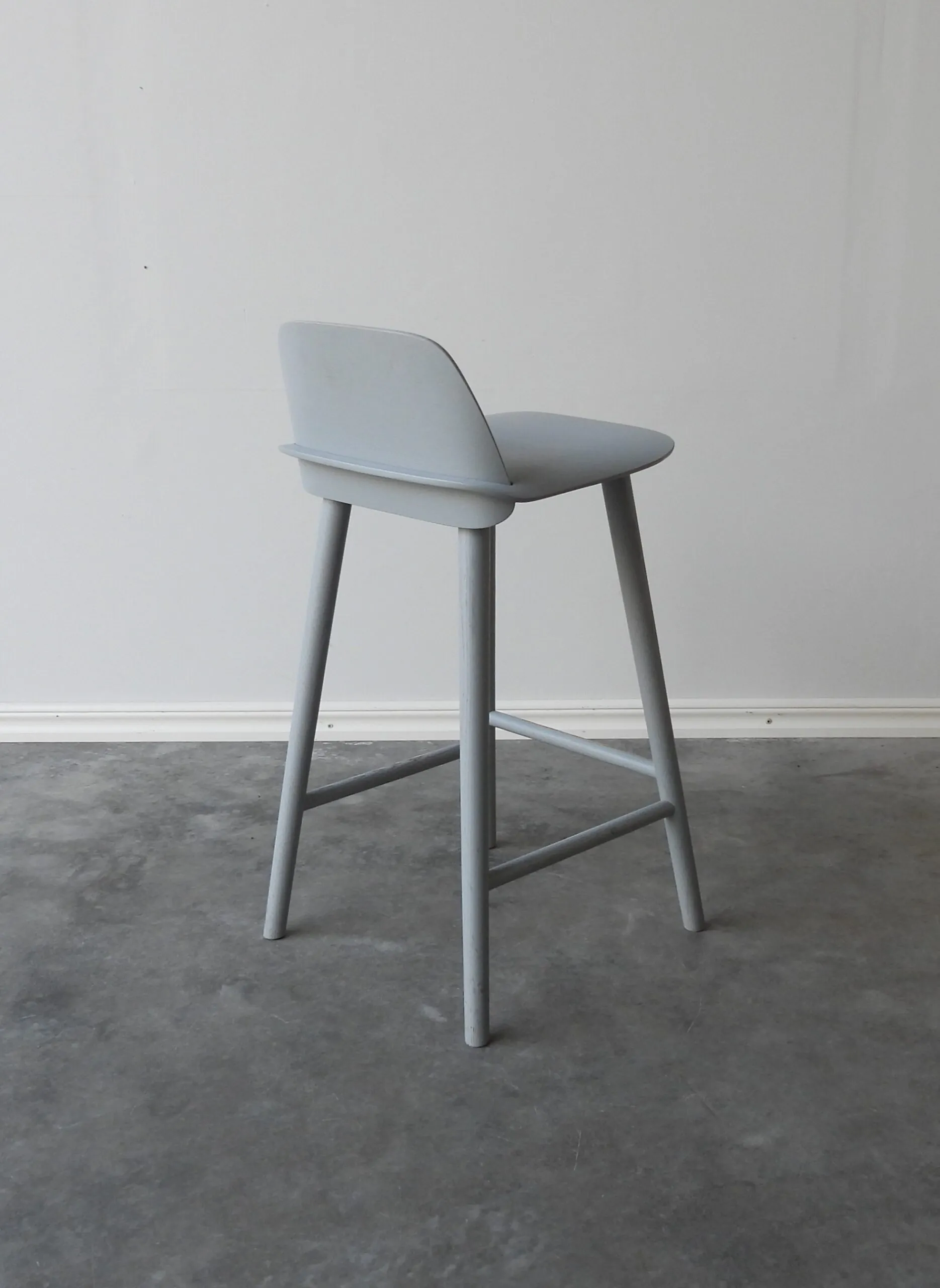 Låg Barstol Nerd Muuto Grå