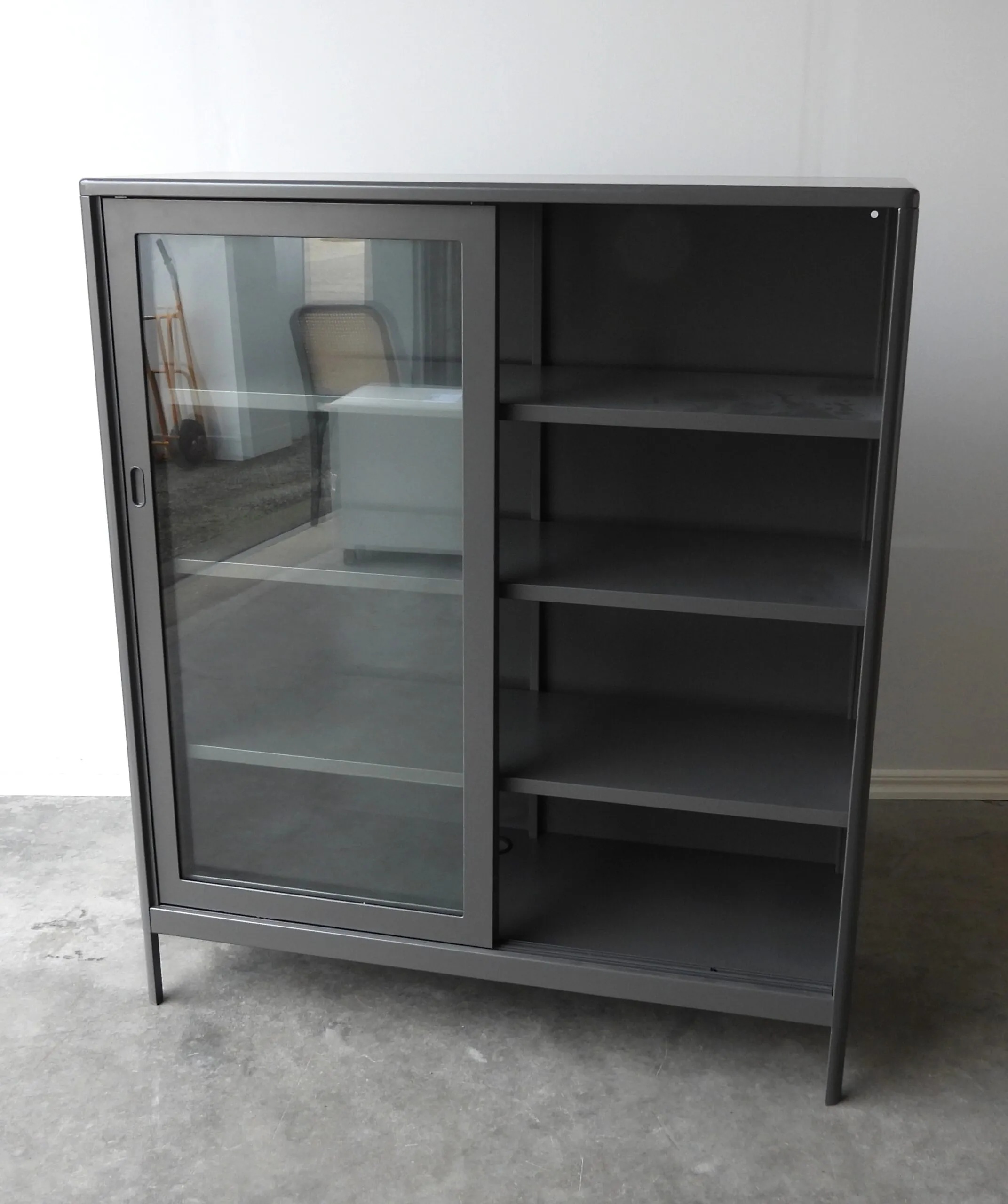 Vitrinskåp Ikea Idåsen 140x120Cm Grått