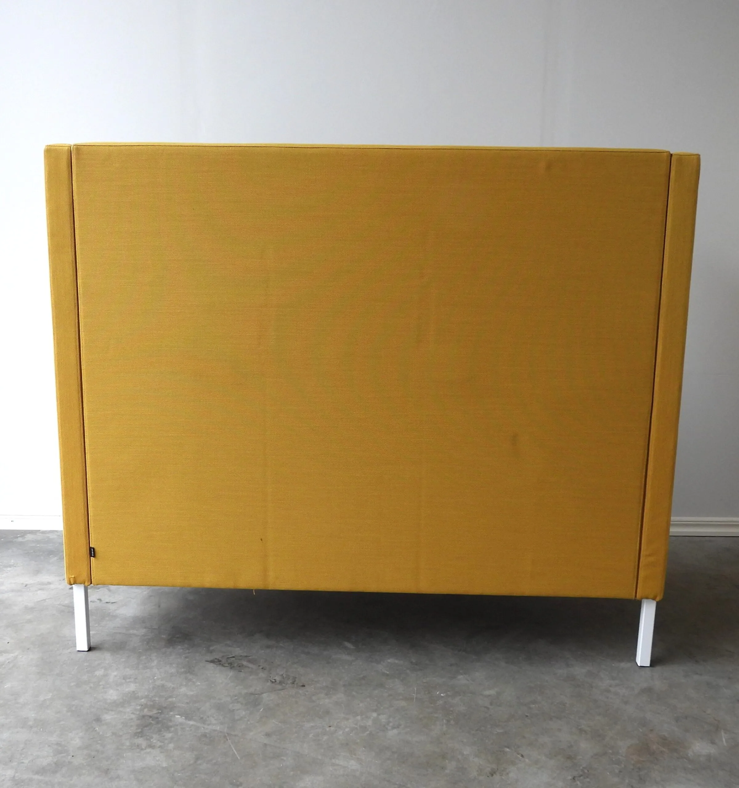 Tyst Soffa Mitab Mute Gul