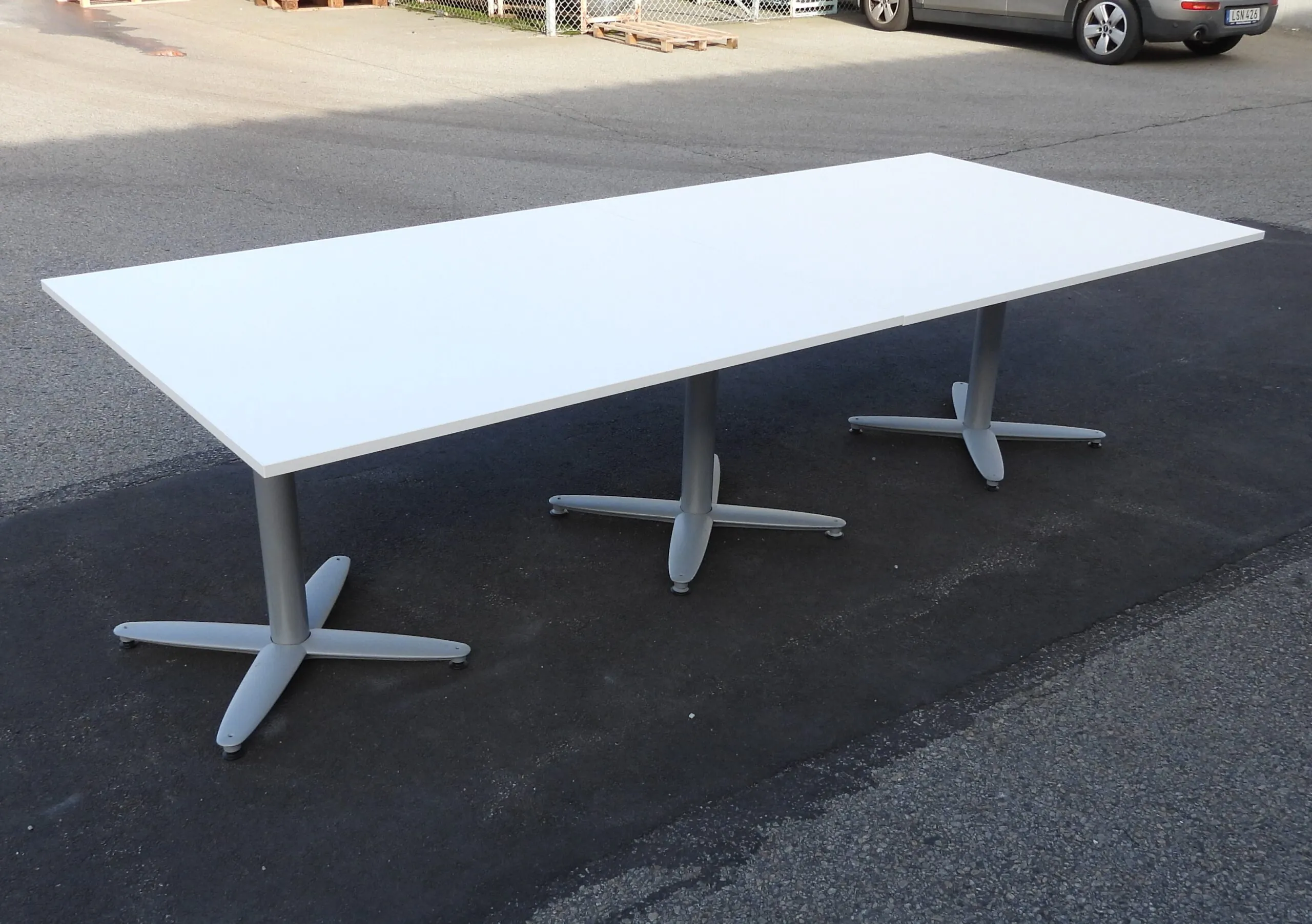 Konferensbord Vitt Kinnarps 280x120Cm