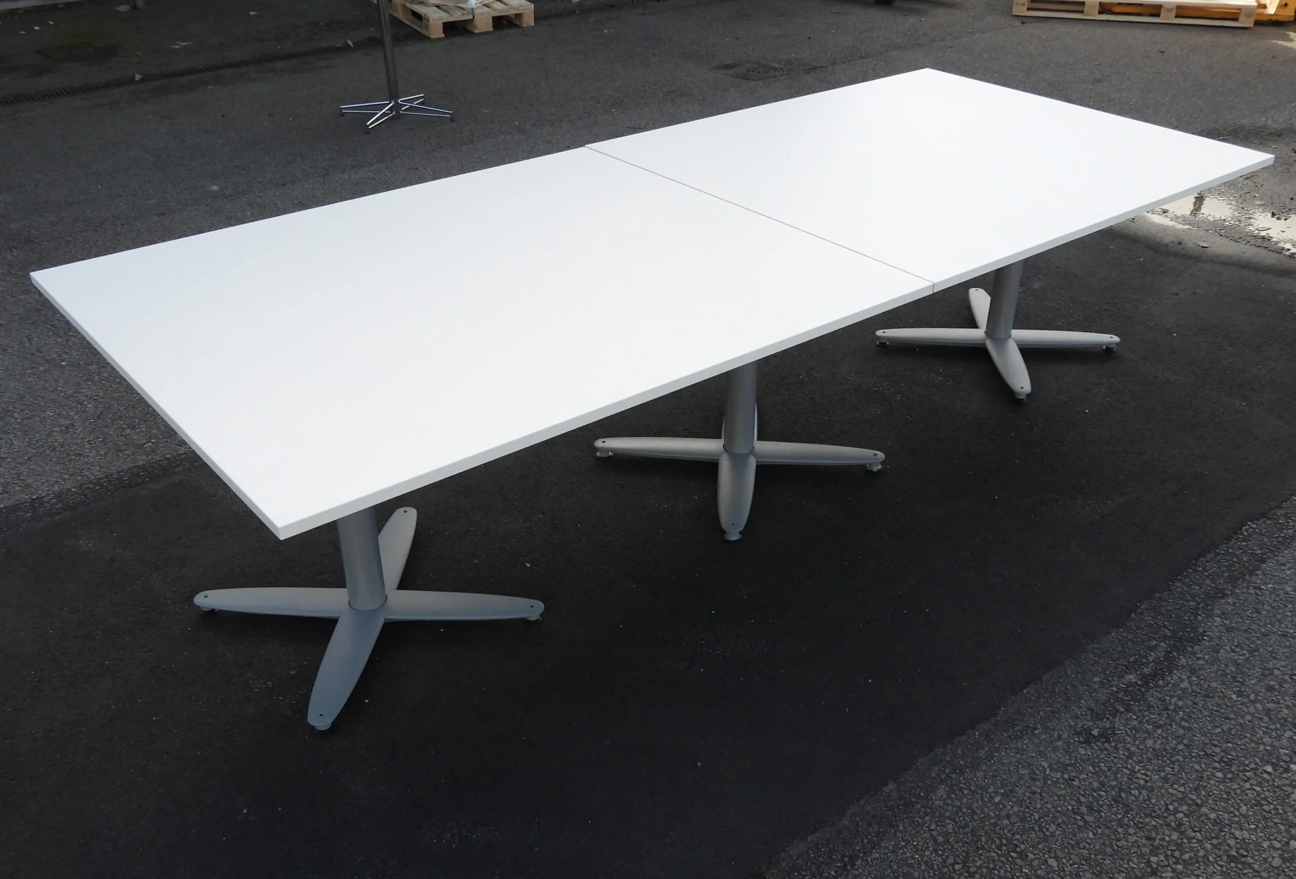 Konferensbord Vitt Kinnarps 280x120Cm