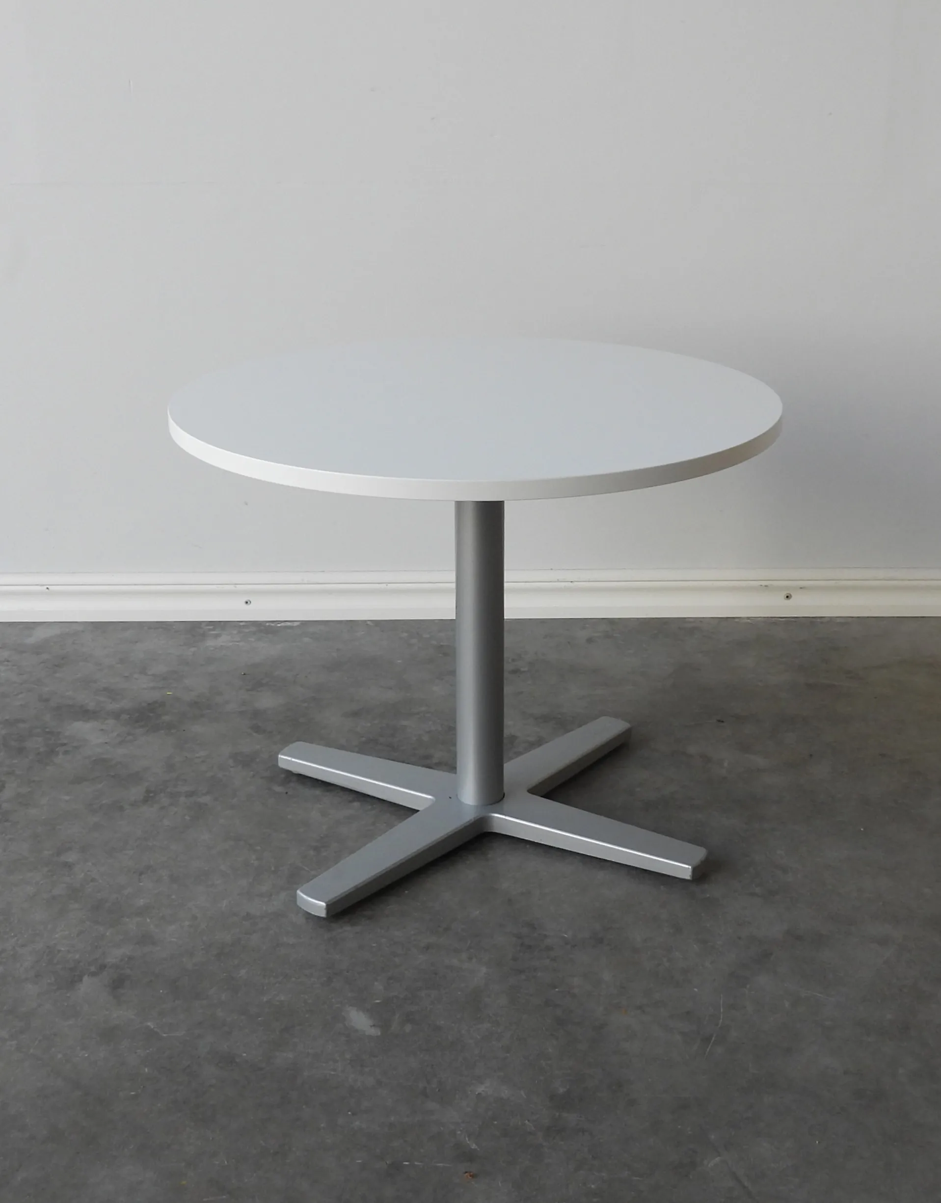 Soffbord Materia Vitt Centrum 60Cm