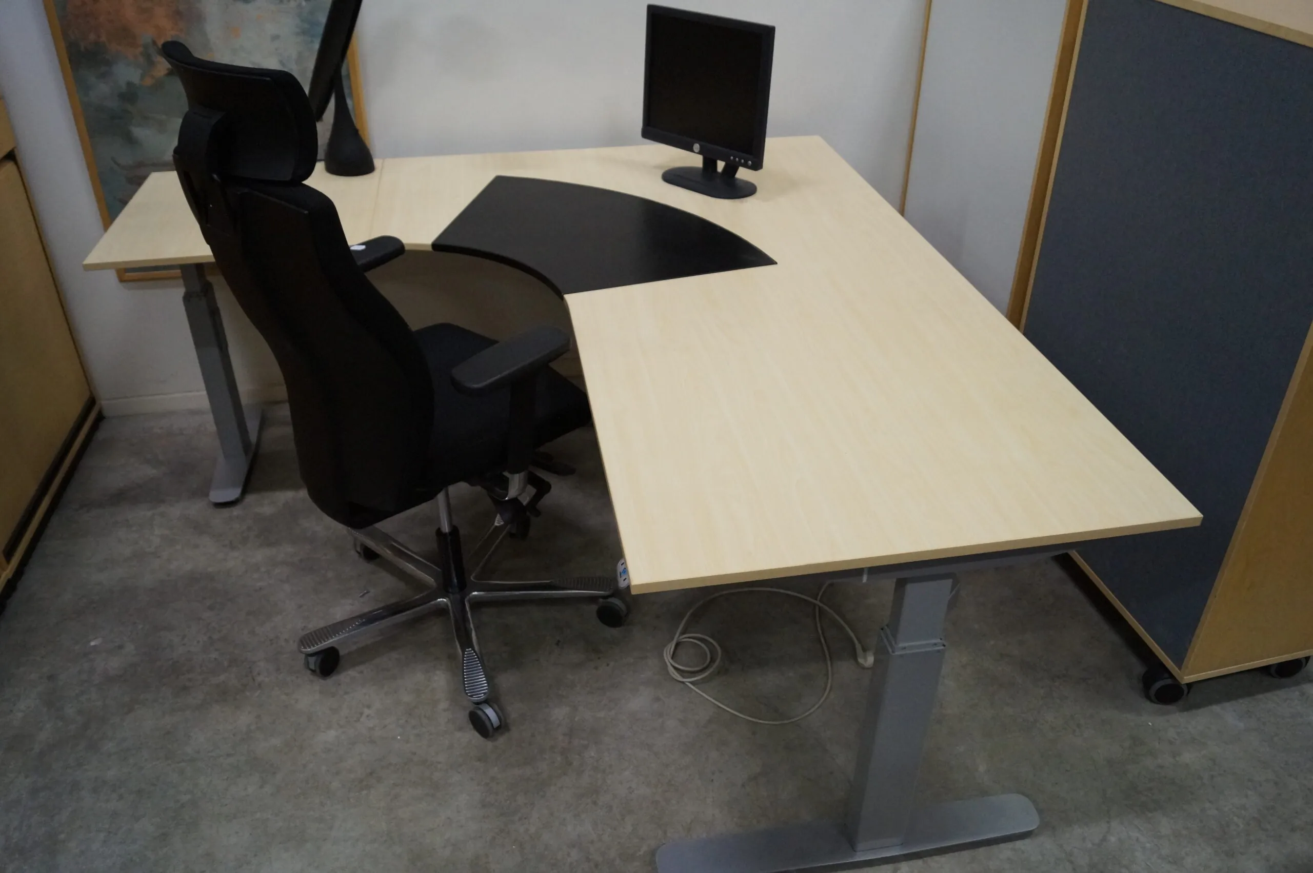 3-Pelare Höj- o Sänkbart Skrivbord