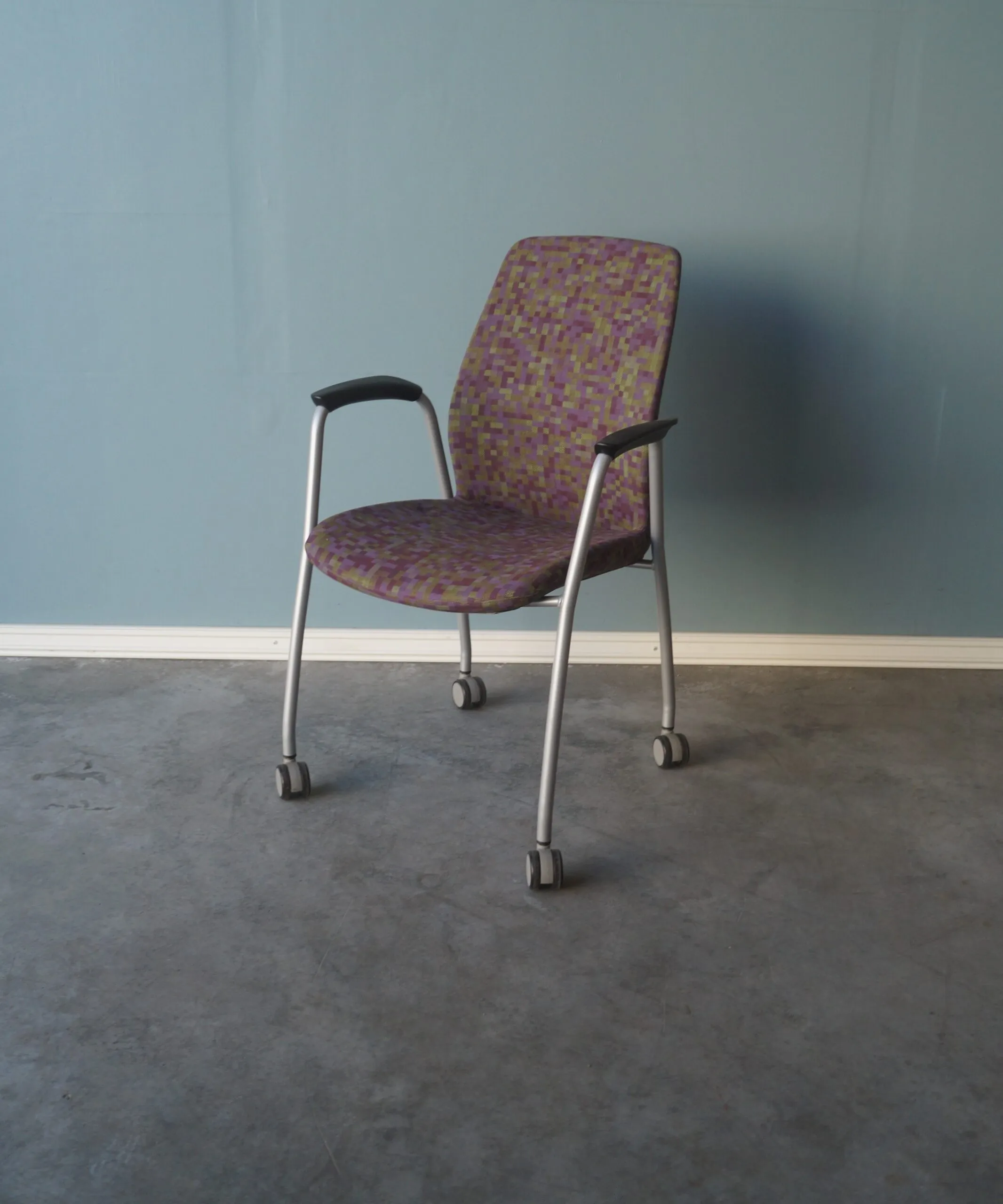 Konferensstol Kinnarps Plus Hjul